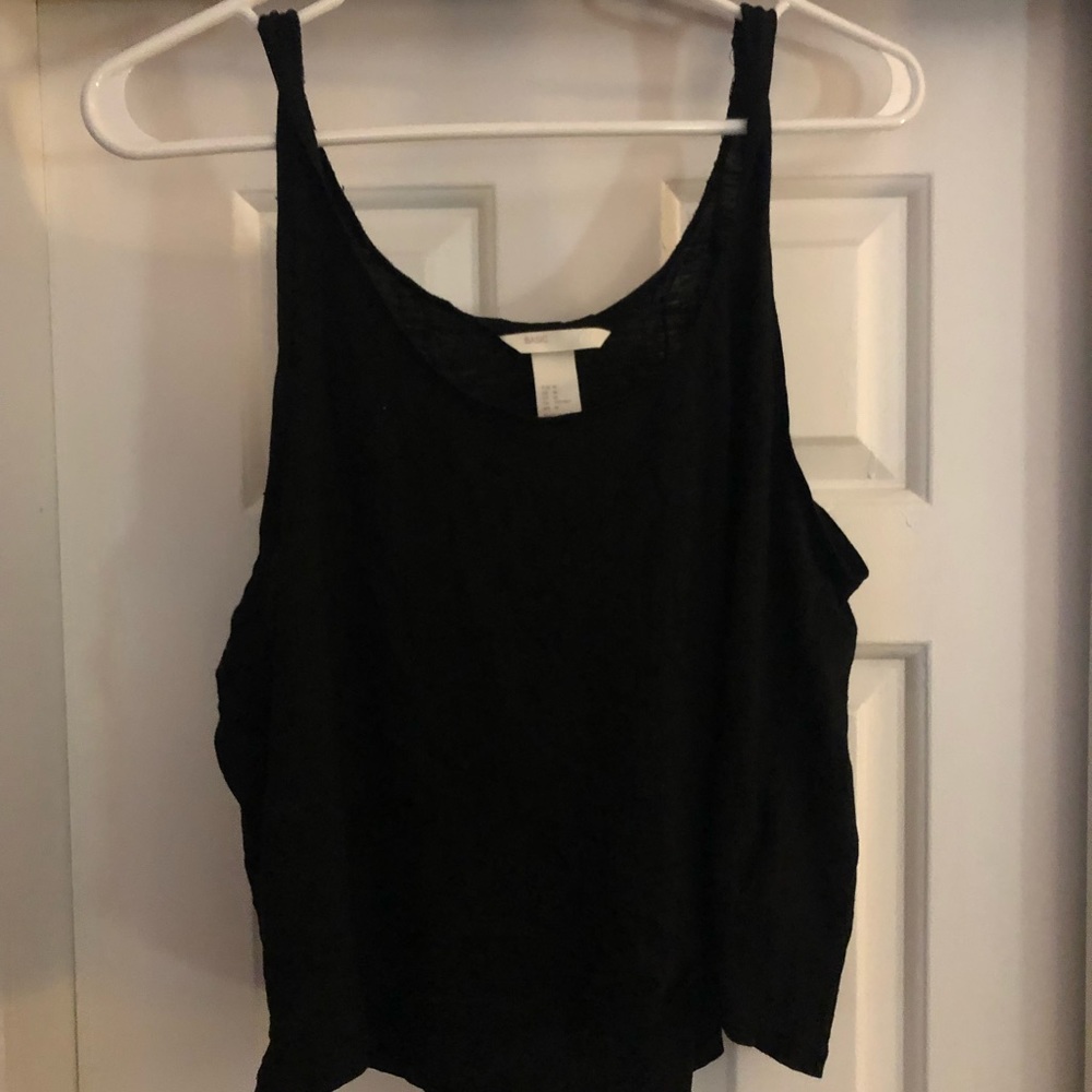 Black cropped tank